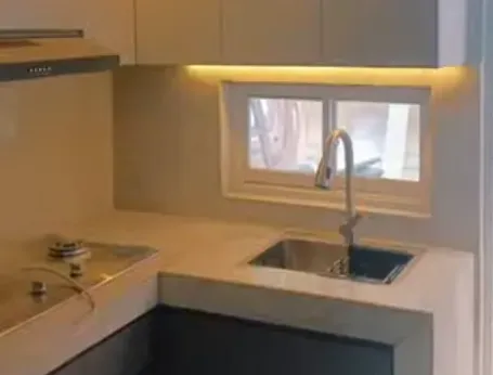 Dapur modern dengan granit